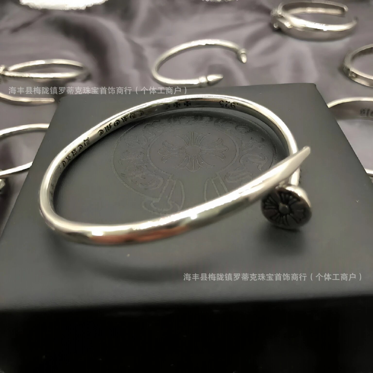 Design Handcrafted Floral Silver Cuff Bracelet Jewelry - 17