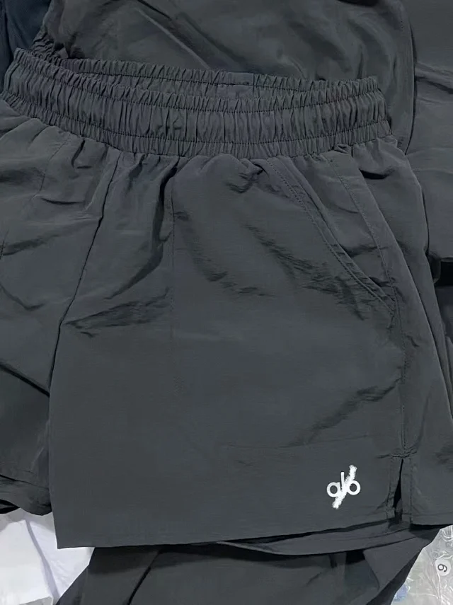 Alo Jackets Cropped half-zip windbreaker jacket product detail image 12