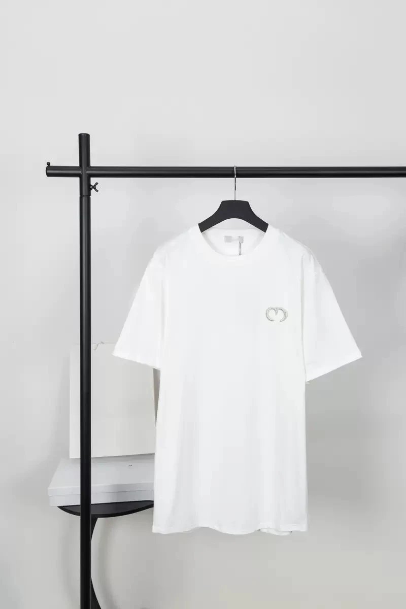 Descente Graphic Logo White T-Shirt - 5