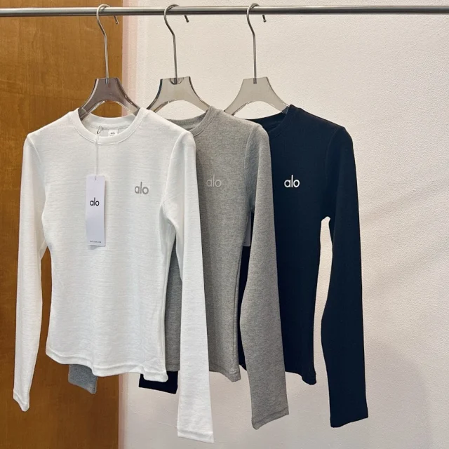 Alo Shirts Long-Sleeve Crewneck Top with Ribbed Sleeves product detail image 4