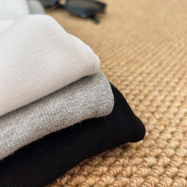 Alo Shirts Long-Sleeve Crewneck Top with Ribbed Sleeves product detail image 10