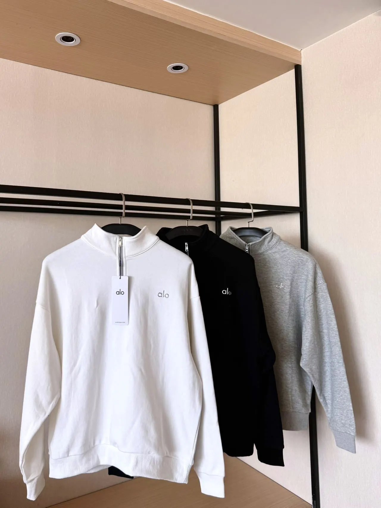 Alo Half-Zip Pullover White Hoodie - 3
