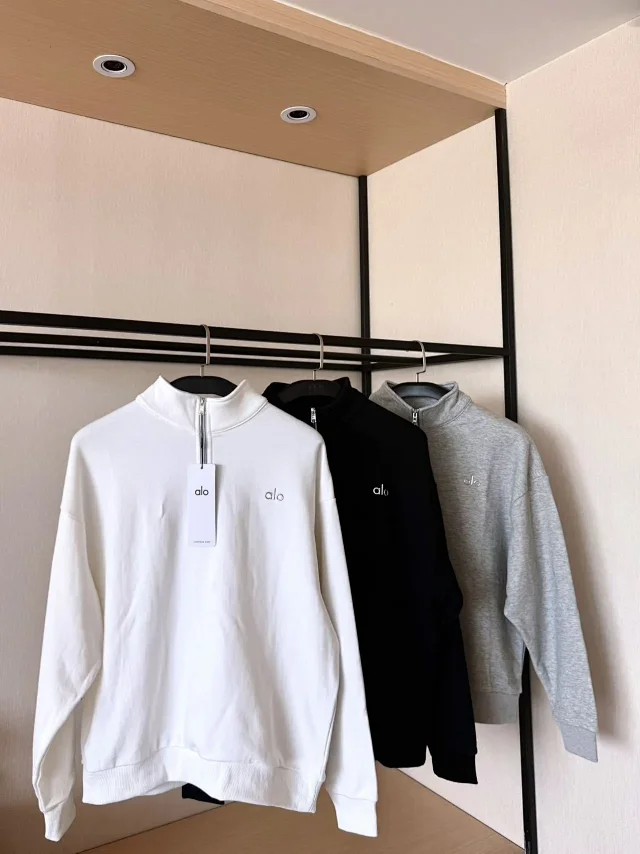 Alo Hoodies & Sweatshirts Quarter-Zip Mock-Neck Sweatshirt product detail image 2