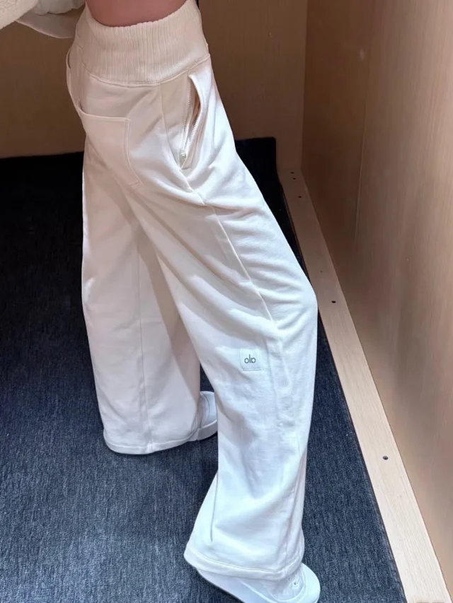 alo Trousers Wide-Leg Ribbed-Waist product detail image 2
