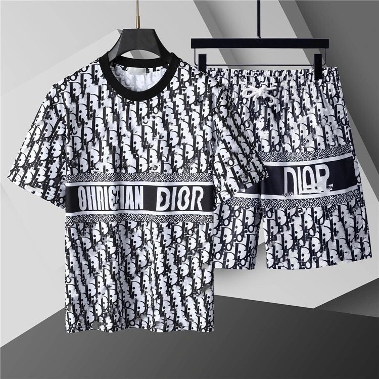 Louis Vuitton Matching Sets Short-Sleeve T-Shirt and Shorts Set — 91133 black