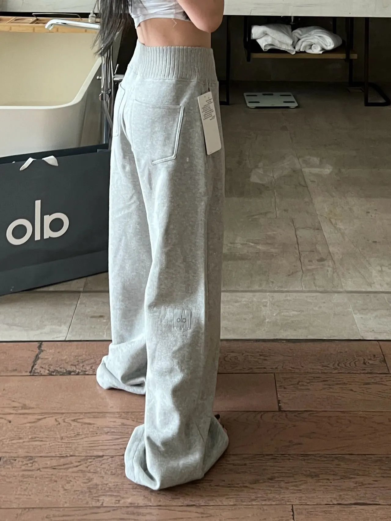 Alo High-Waisted Wide-Leg Lounge Pants Black - 8