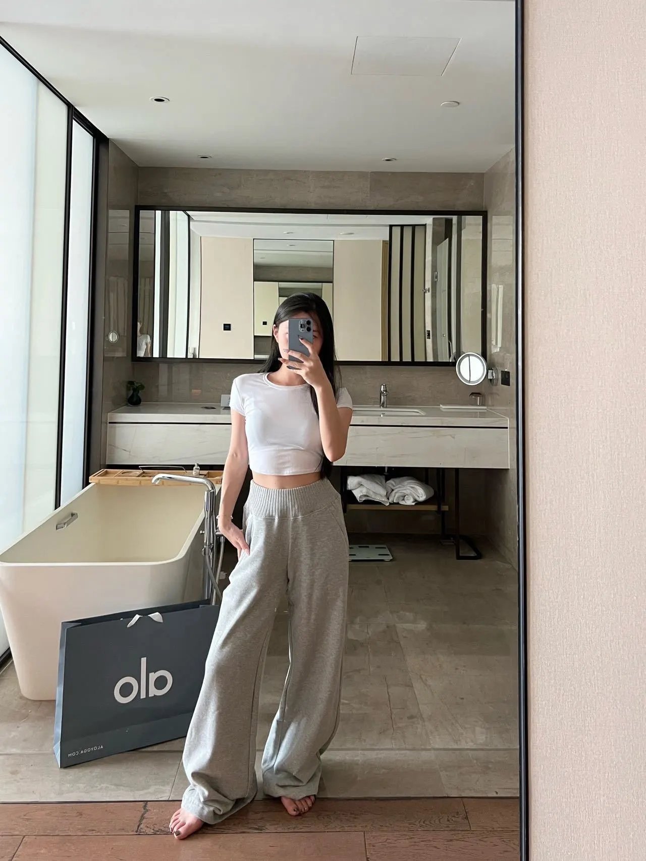 Alo High-Waisted Wide-Leg Lounge Pants Black - 9
