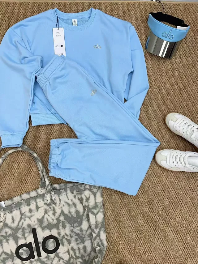 Alo Matching Sets Crewneck sweatshirt and drawstring jogger set product detail image 16