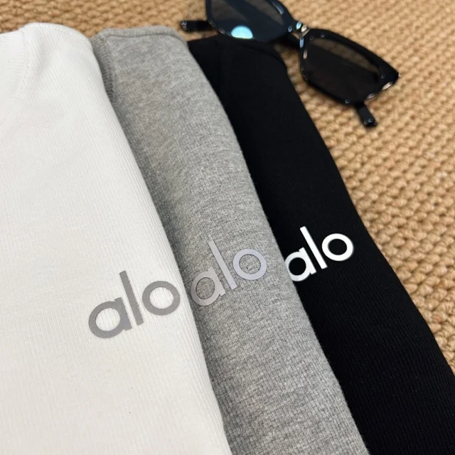 Alo Shirts Long-Sleeve Crewneck Top with Ribbed Sleeves product detail image 8