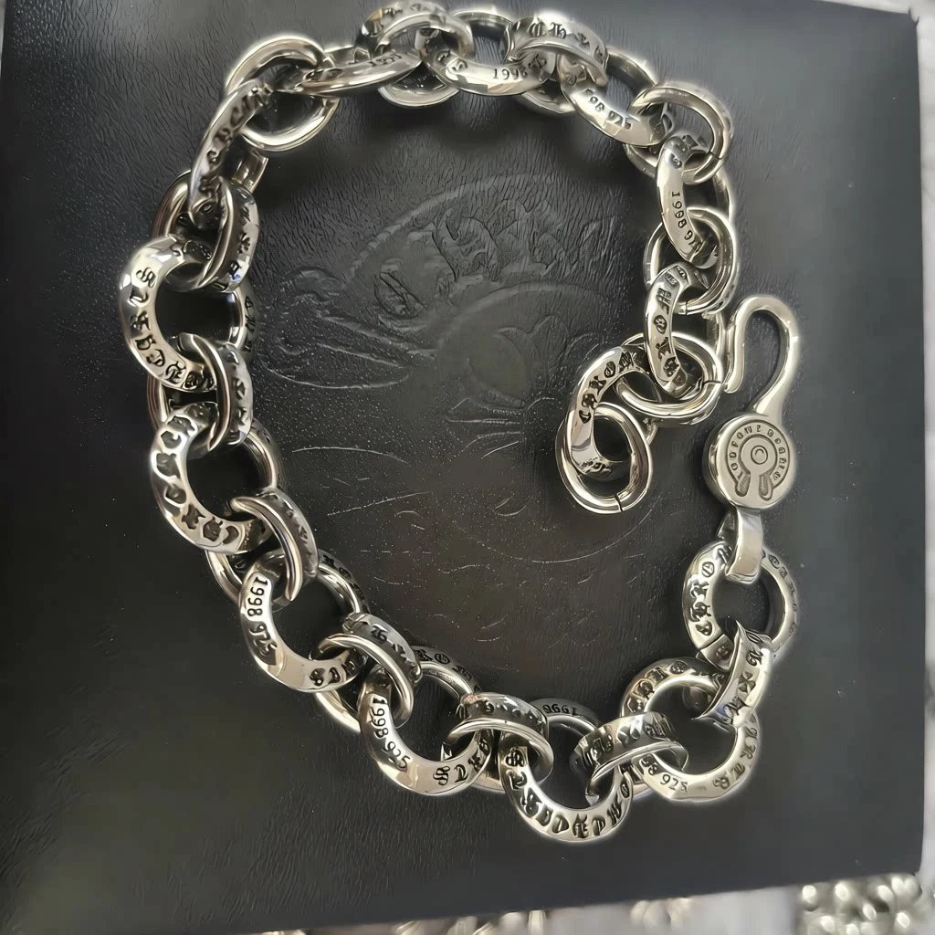 Ring letter bracelet