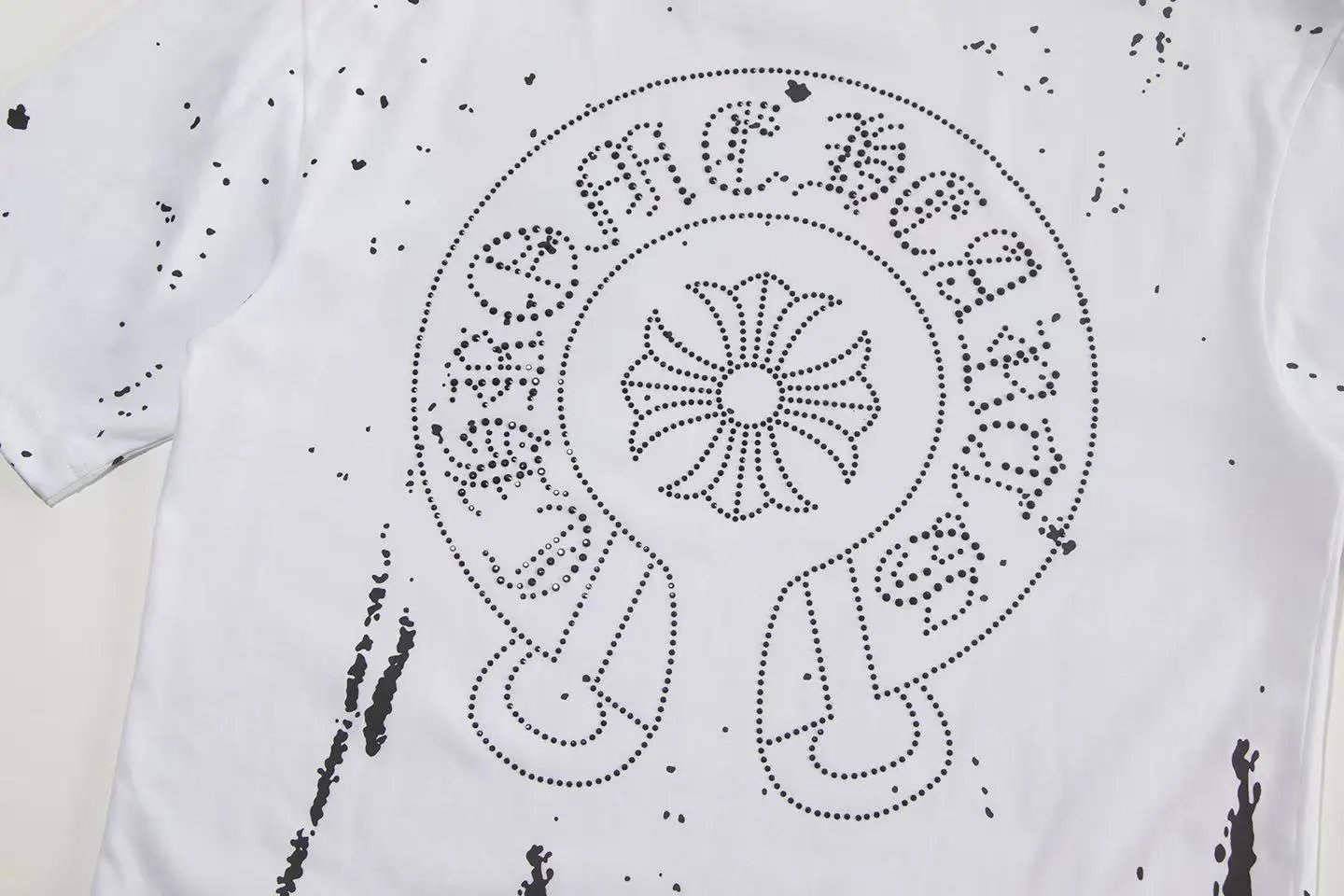 Design Crystal Embellished Splatter Print T-Shirt Black - 26