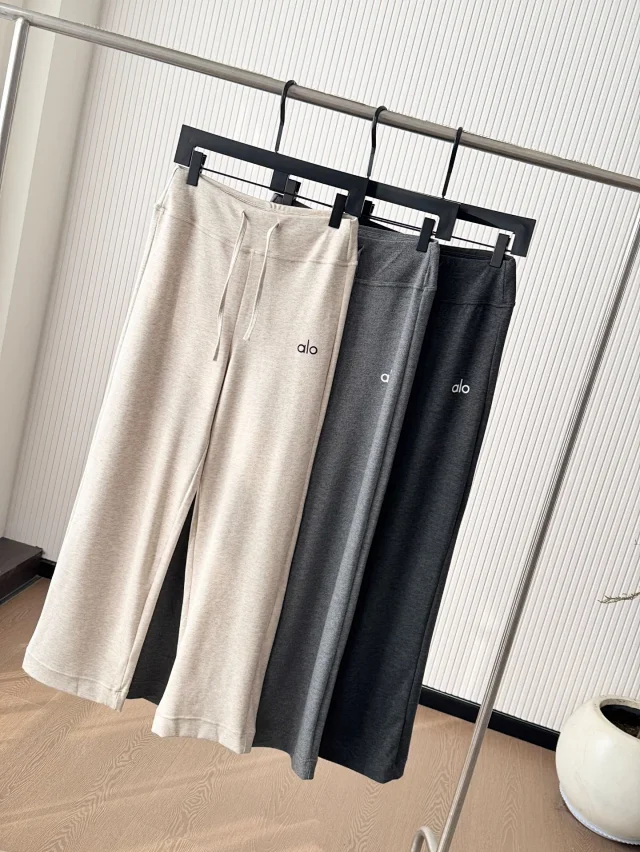 Alo Trousers High-Waisted Wide-Leg Knit product detail image 2