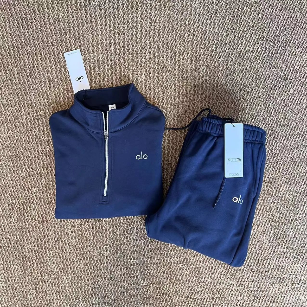Alo Yoga Essential Crewneck Sweatshirt and Jogger Set Sky Blue - 5