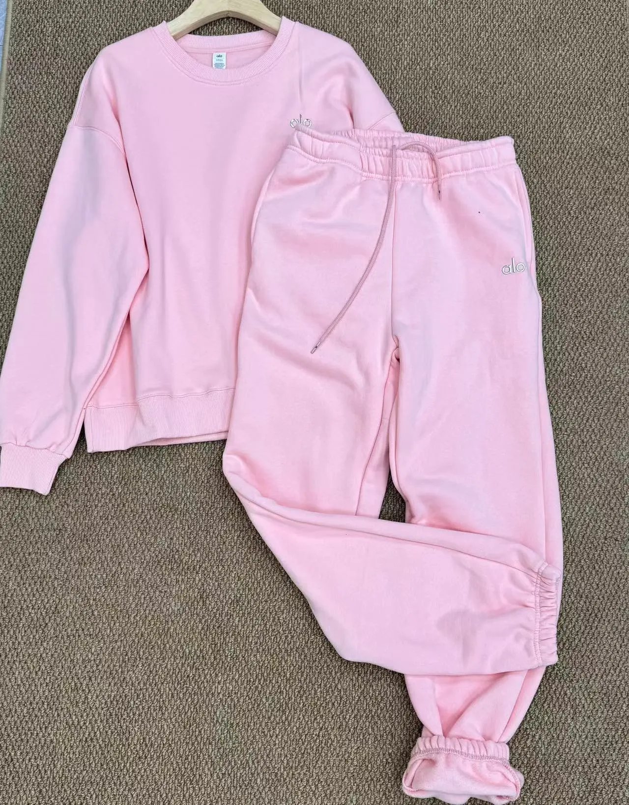 Alo Yoga Essential Crewneck Sweatshirt and Jogger Set Sky Blue - 13