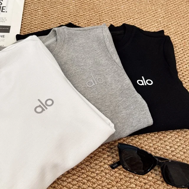 Alo Shirts Long-Sleeve Crewneck Top with Ribbed Sleeves product detail image 9