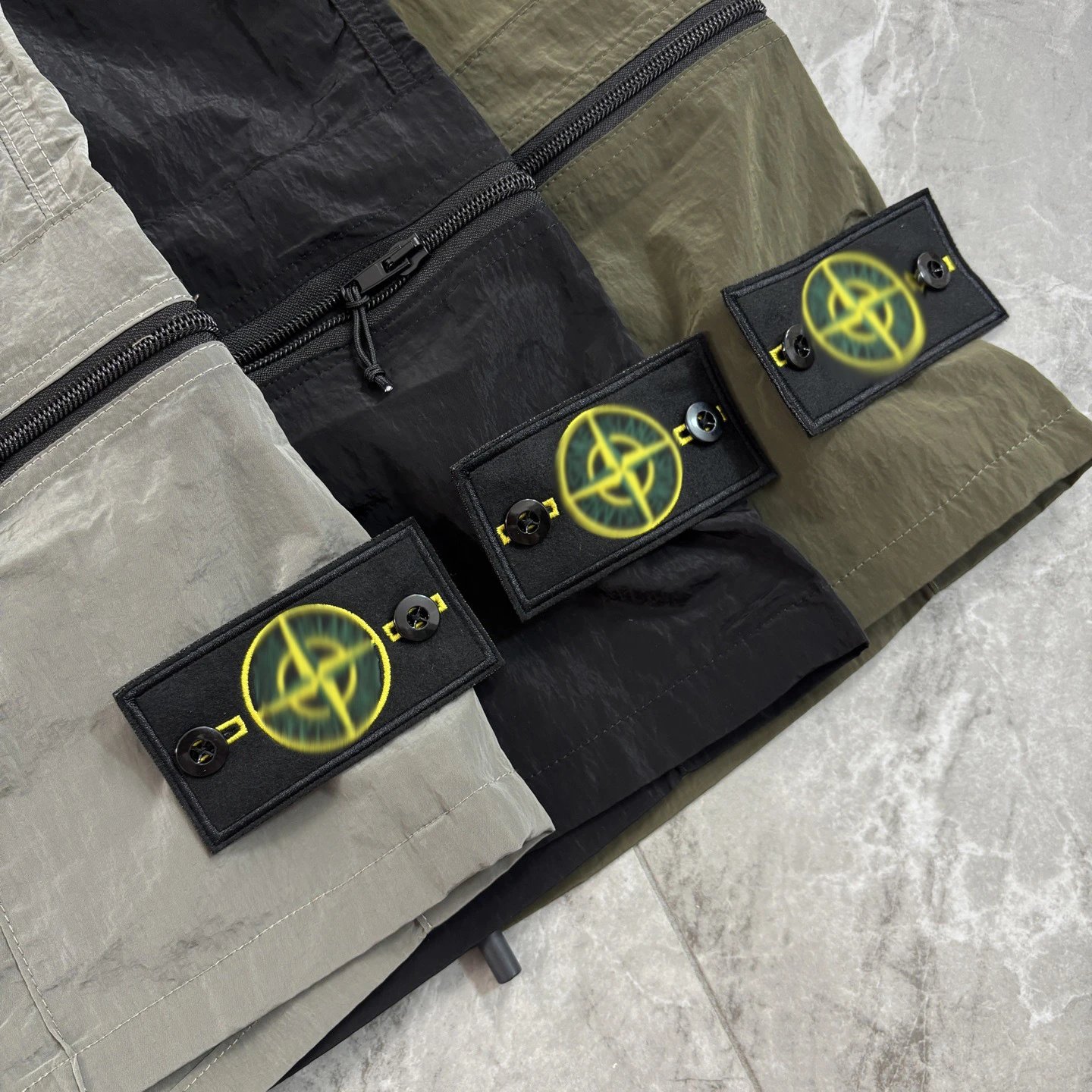 Stone Island Shadow Project Cargo Shorts Olive Green - 12