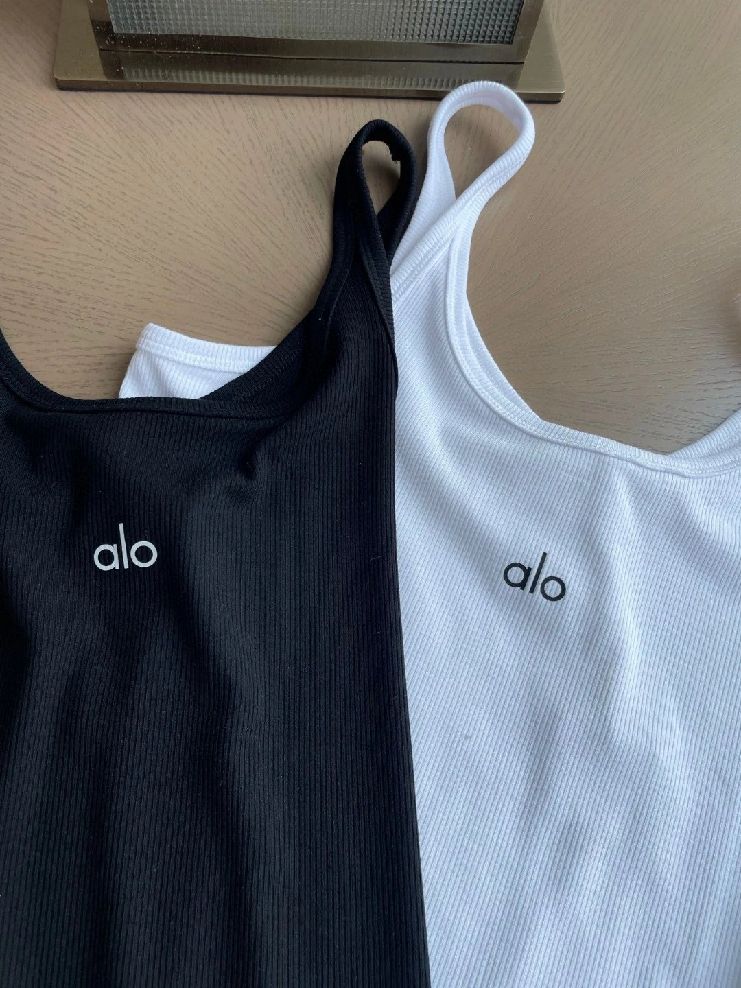 Alo Yoga Ribbed Tank Top Black Vest-Top - 14
