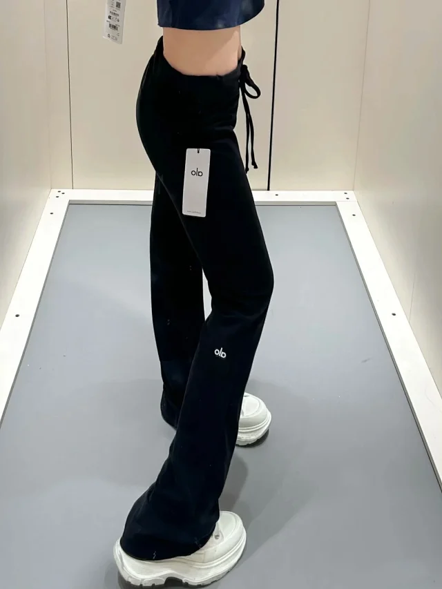 Alo Trousers Drawstring Flared Yoga Pants product detail image 2