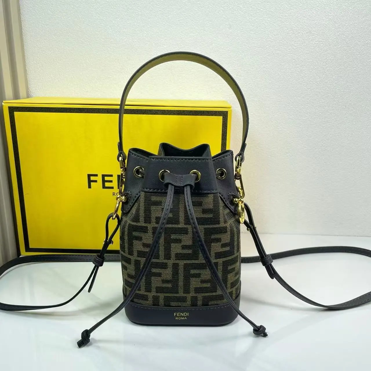 Fendi Mon Tresor Bucket Bag Beige Leather Handbags - 5
