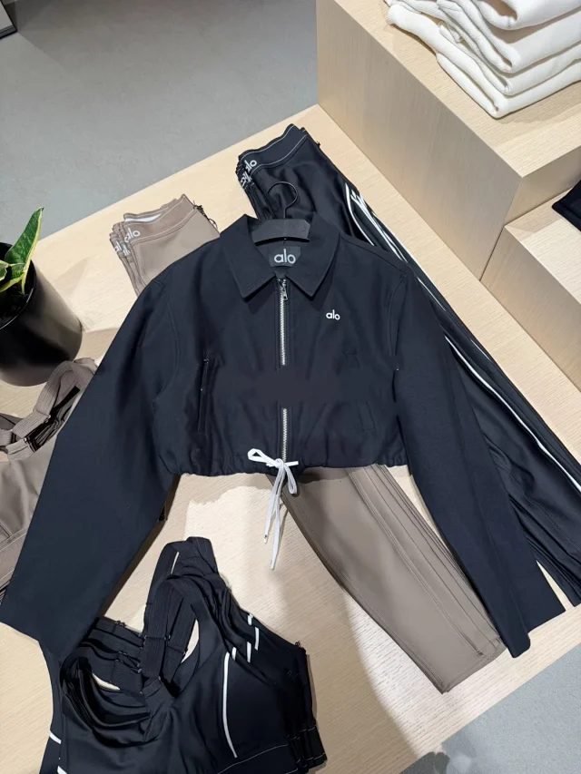 Alo Matching Sets Cropped zip-up jacket and drawstring mini skirt set product detail image 4