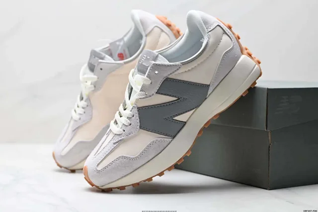 New Balance Sneakers 327 low-top with oversized N side logo and lug outsole product detail image 8