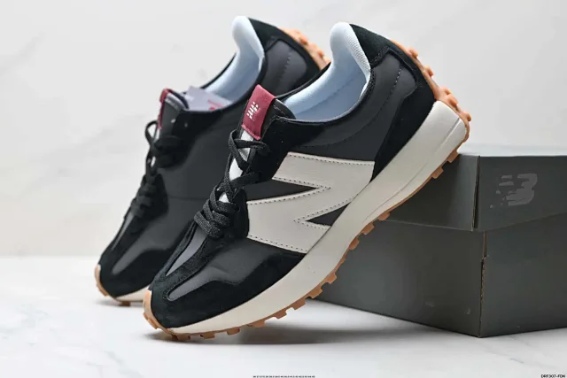 New Balance Sneakers 327 low-top with oversized N side logo and lug outsole product detail image 9