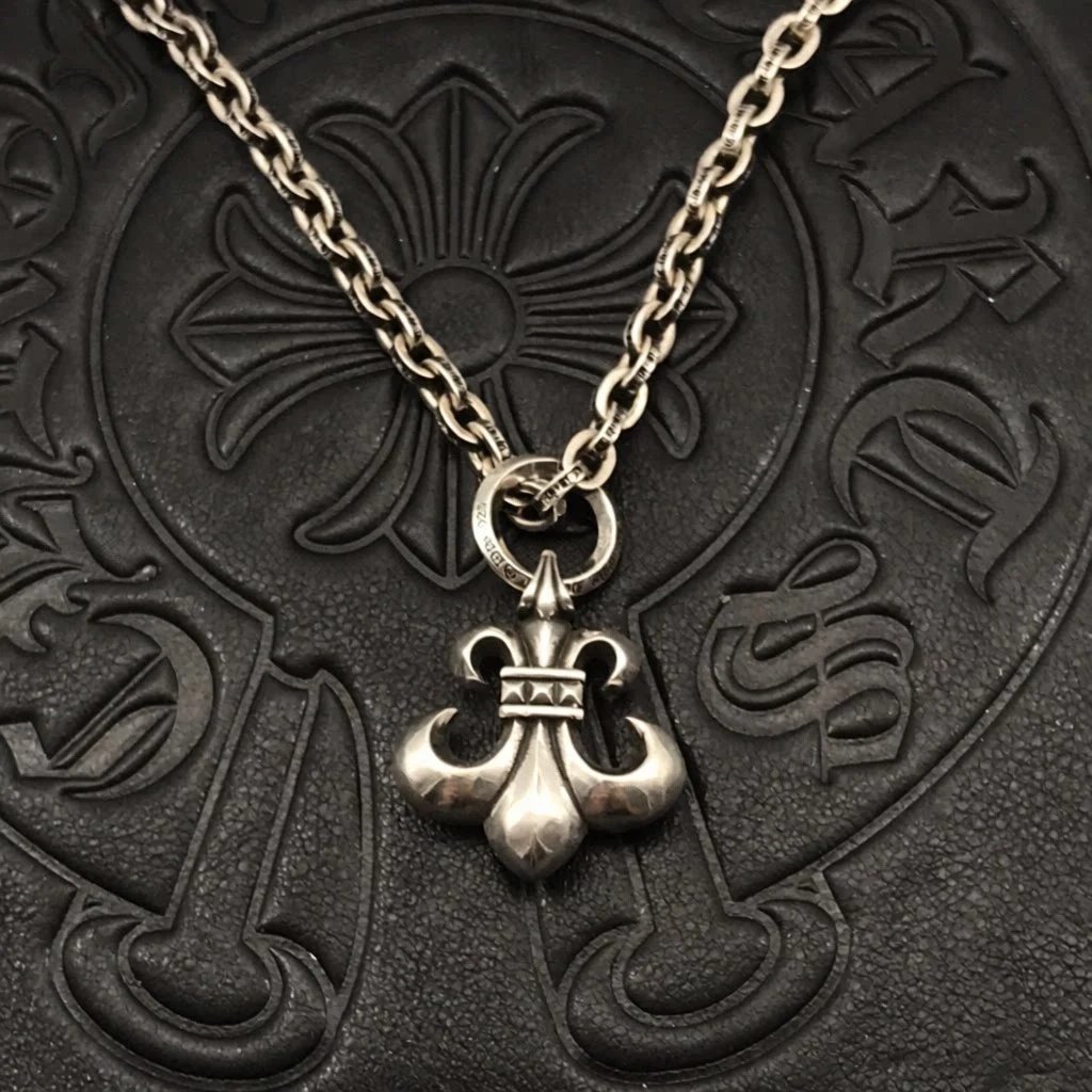 Anchor Large Ring Letter Chain