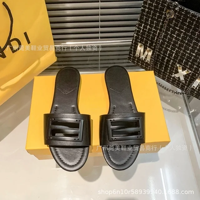 Fendi Sandals FF logo buckle flat slide product detail image 4