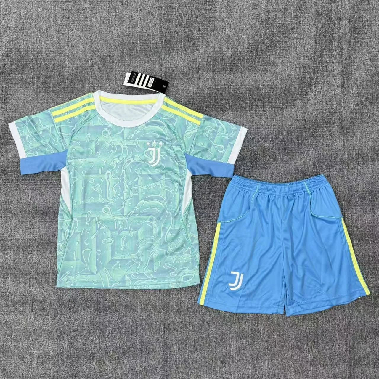 Design Newcastle United 2023-24 Third Kit Green / White Jersey and Shorts Set Sets - 17