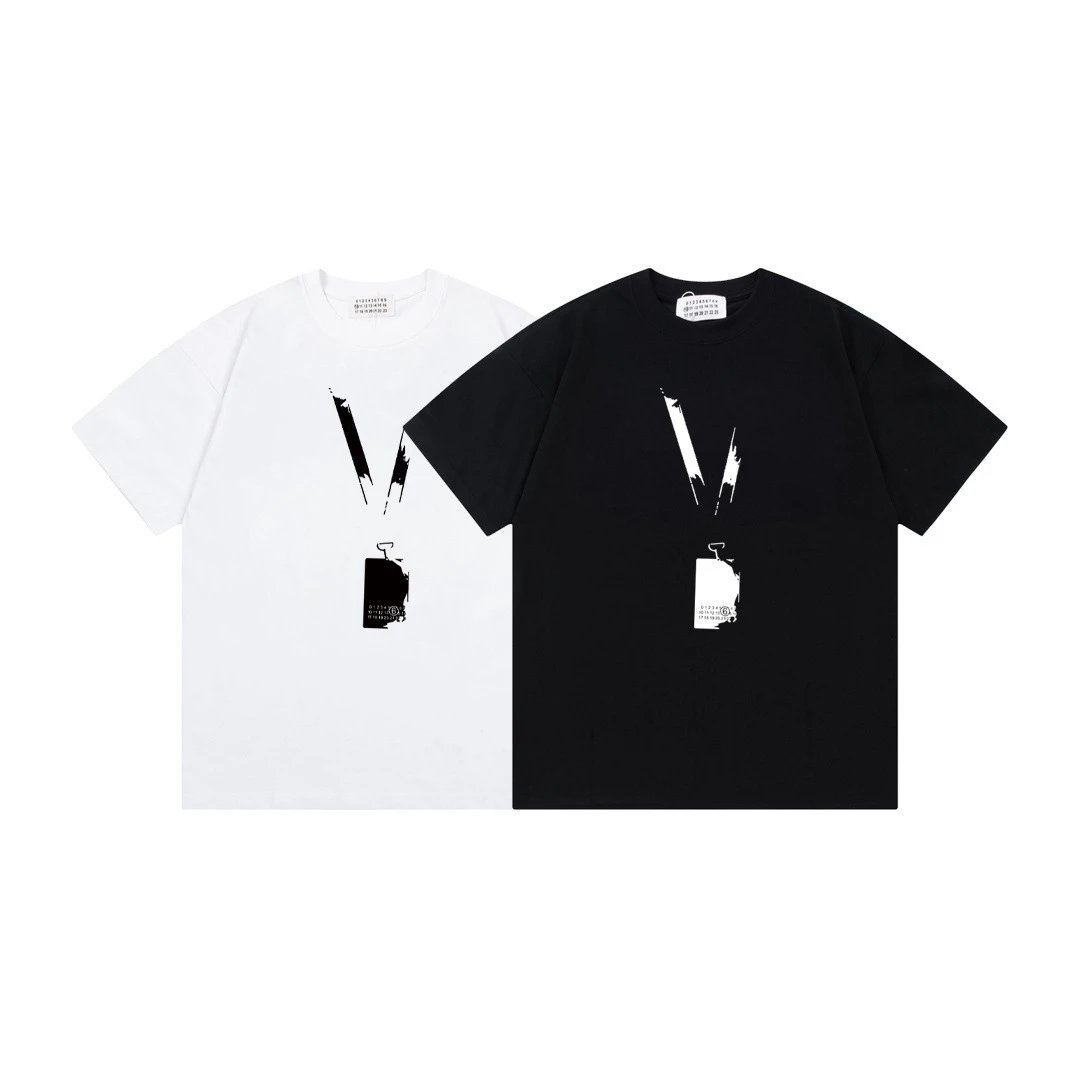 Maison Margiela Tabi Number 6 Washed Black T-Shirt - 14