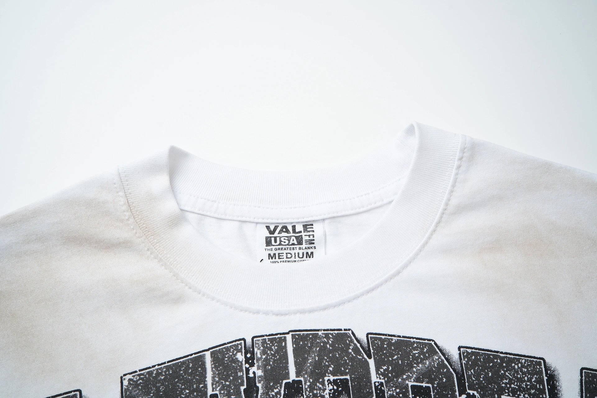 Design Valley Smasher Summer Dreams Graphic T-Shirt White T-Shirts - 18