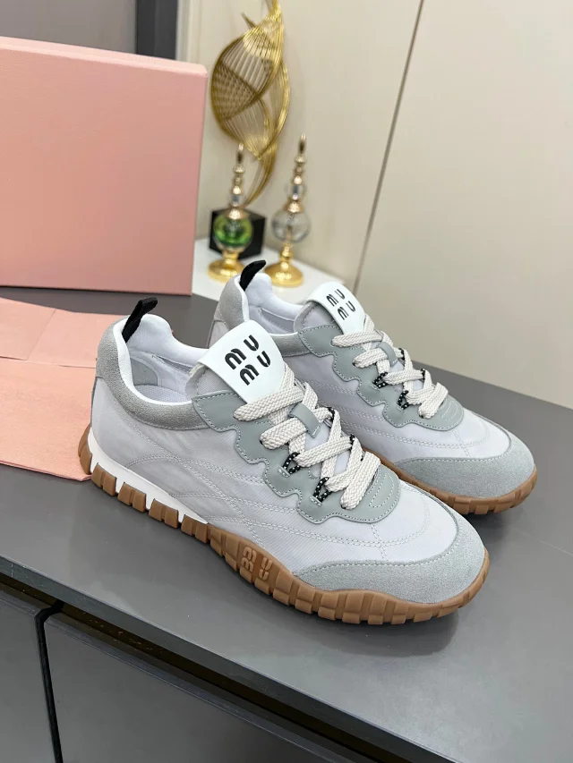 Miu Sneakers Low-Top Lace-Up Gum-Sole product detail image 10