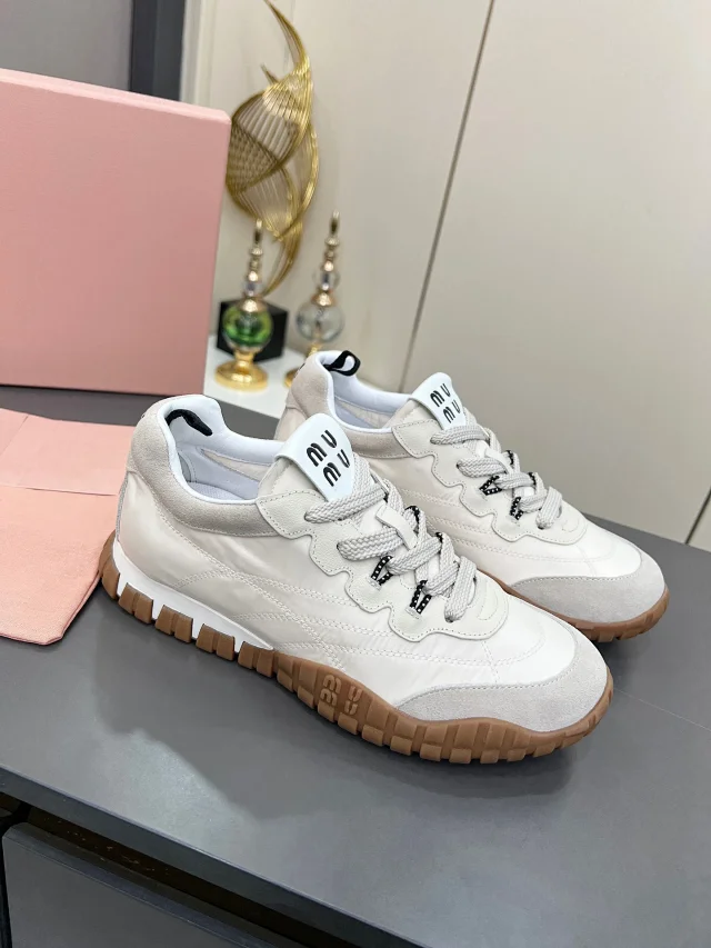 Miu Sneakers Low-Top Lace-Up Gum-Sole product detail image 13