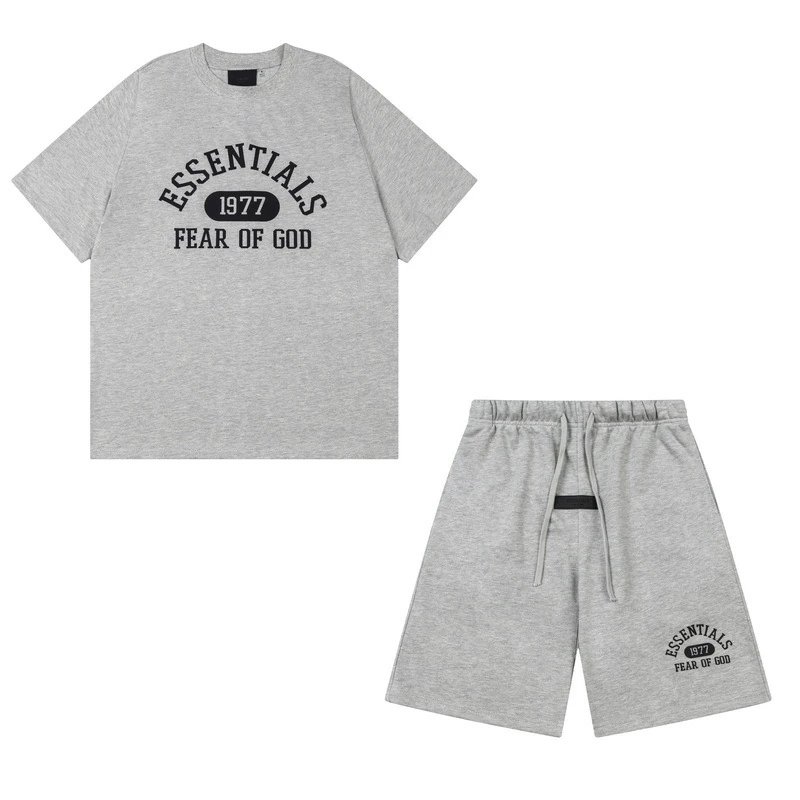 Fear of God Essentials 1977 Arch Logo Black T-Shirt and Shorts Set - 10