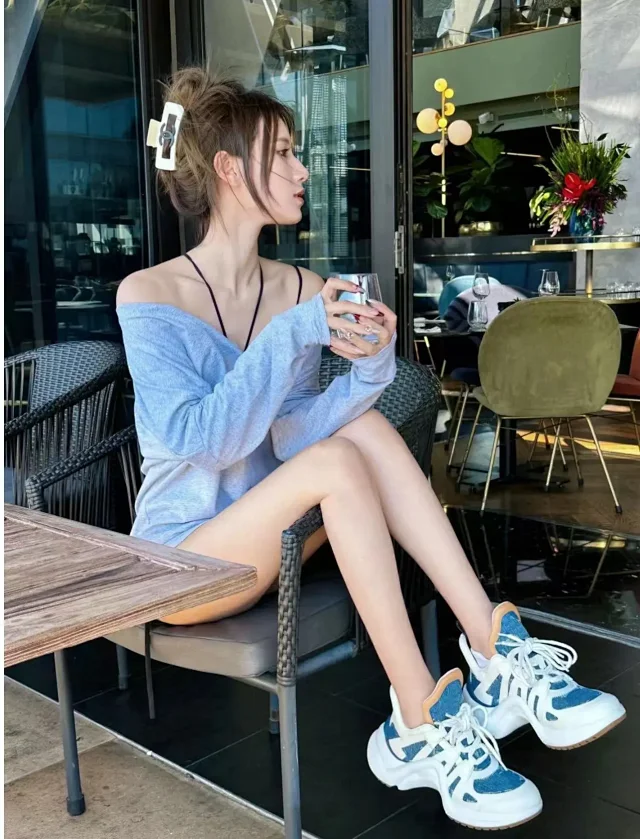Unbranded Sneakers Chunky high-top lace-up with decorative lace charms product detail image 2