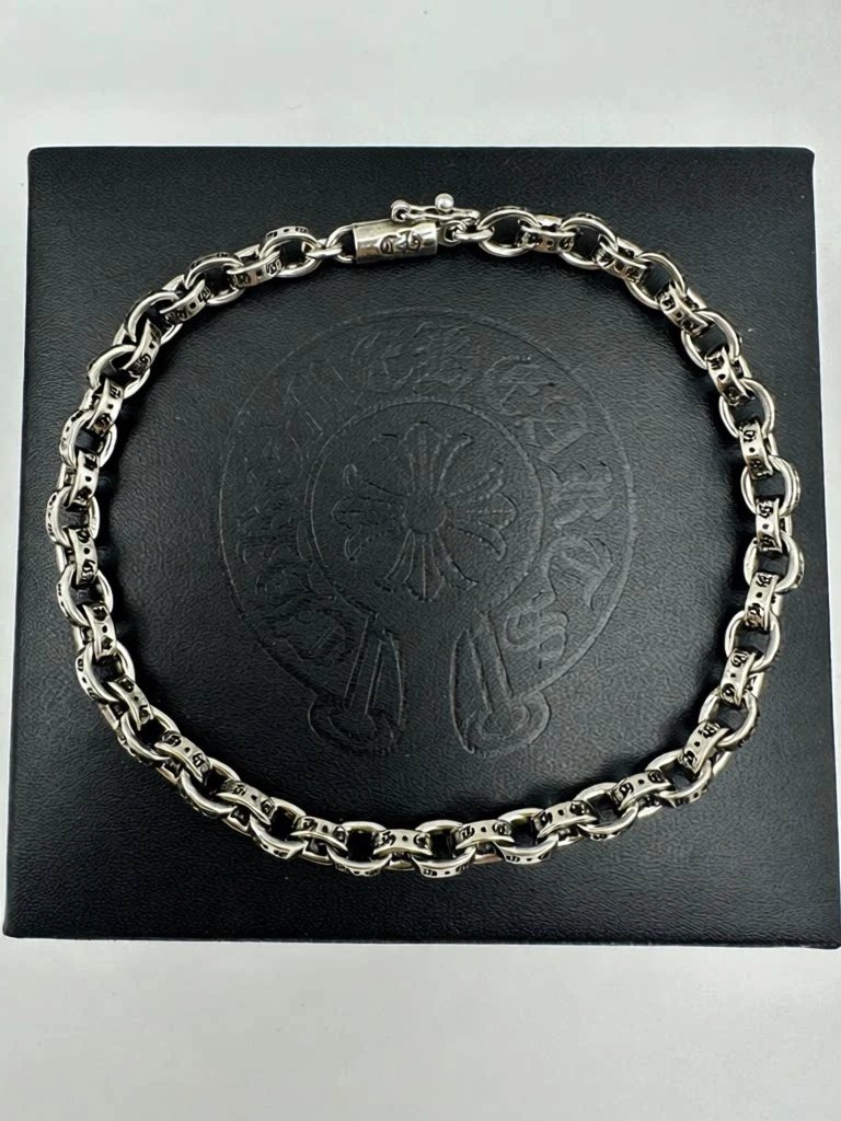 Silver thin letter bracelet