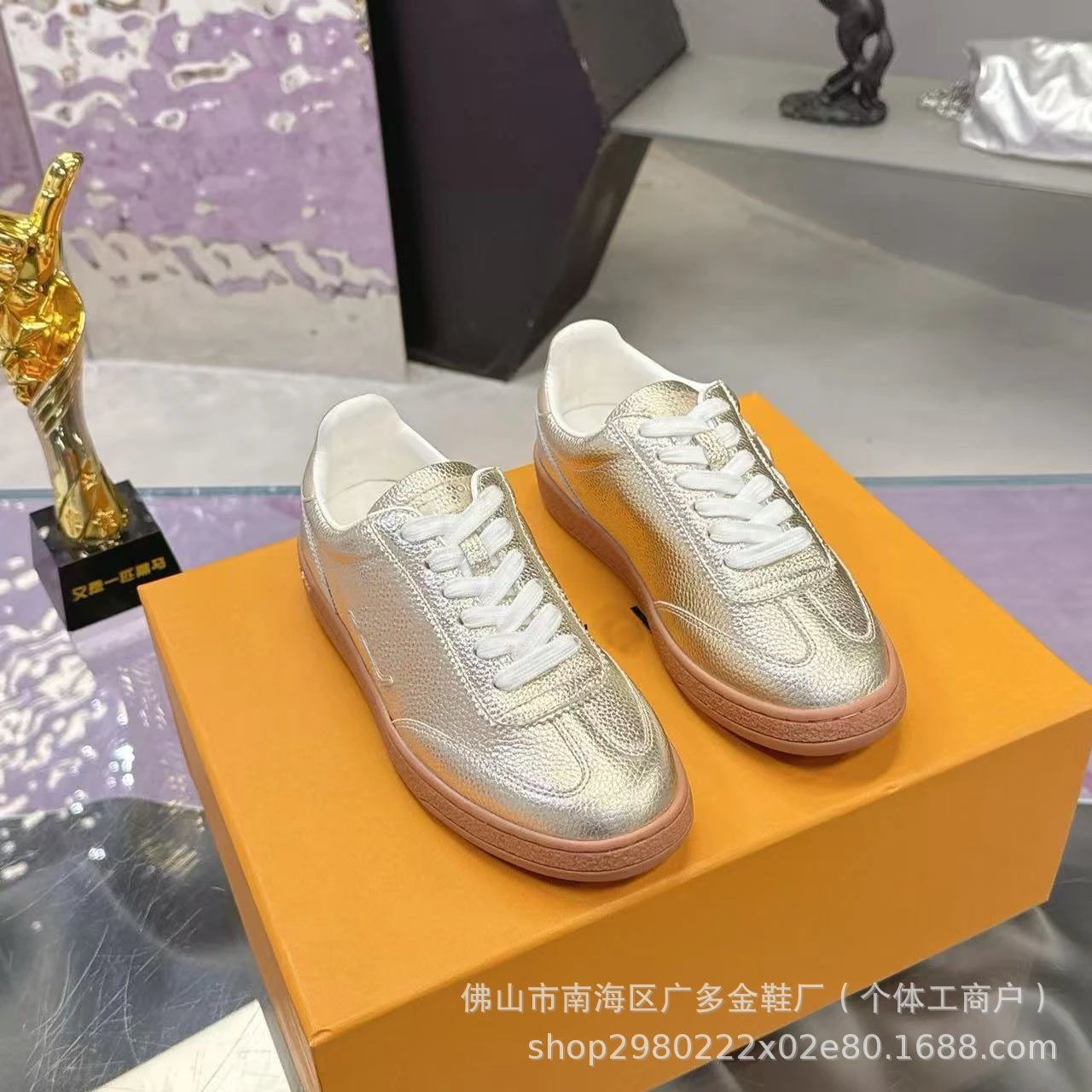 Design Metallic Silver Leather Sneakers - 4