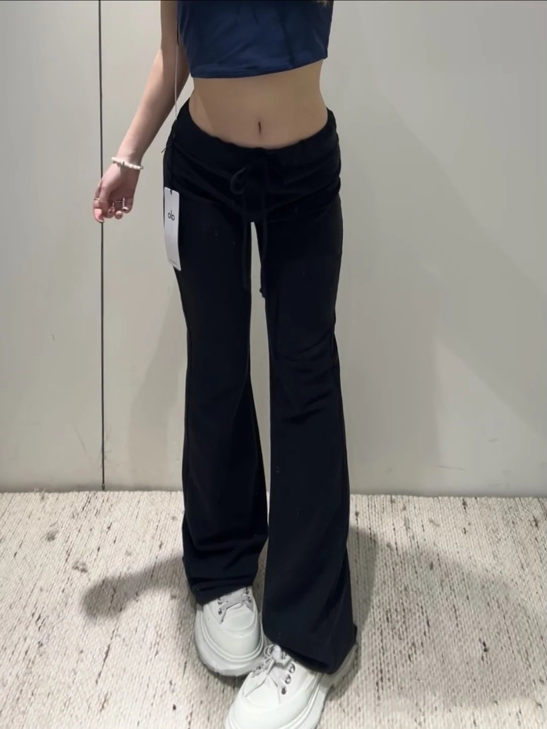 Alo Velvet Wide-Leg Sweatpants Black - 4