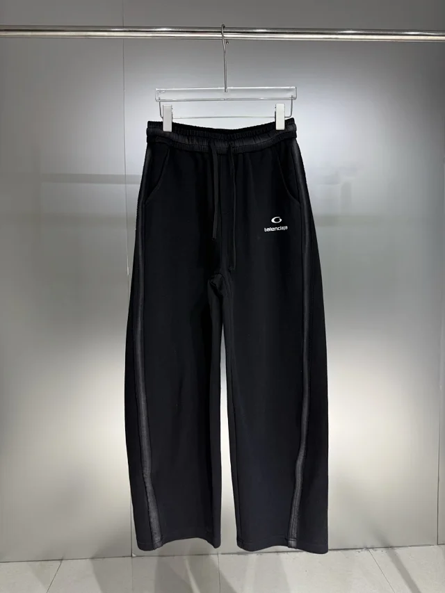 Balenciaga Trousers Wide-leg drawstring sweatpants with side stripes product detail image 2