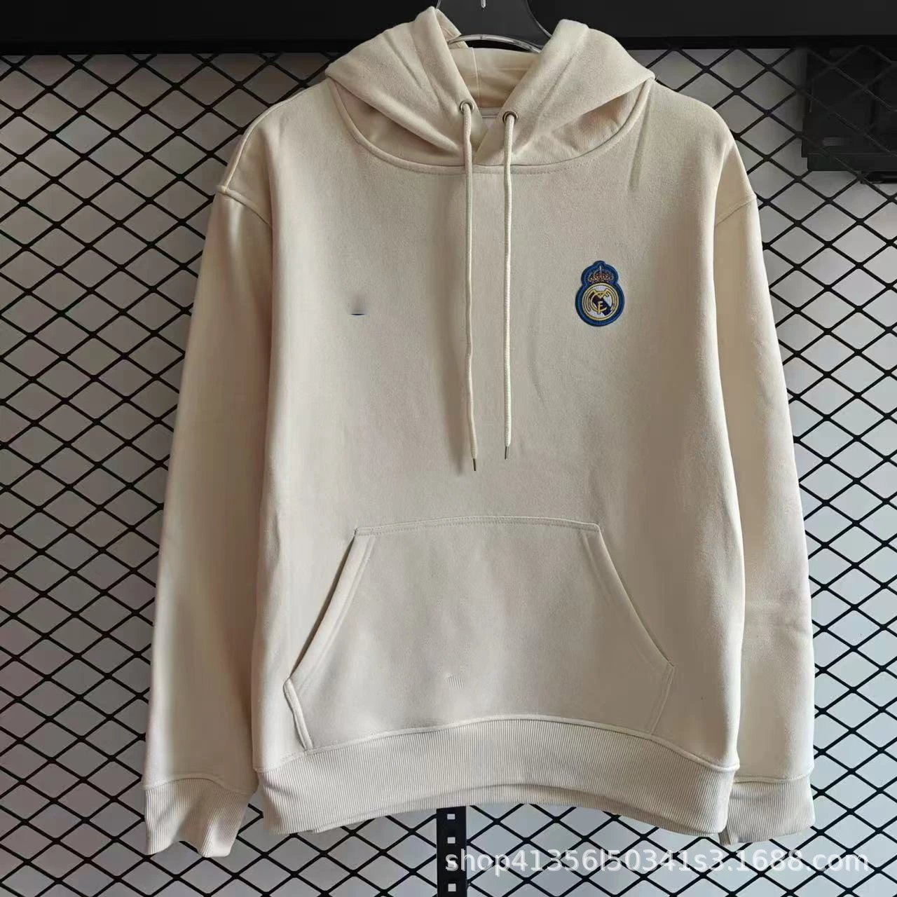 Design Minimalist Logo Hoodie White - 4