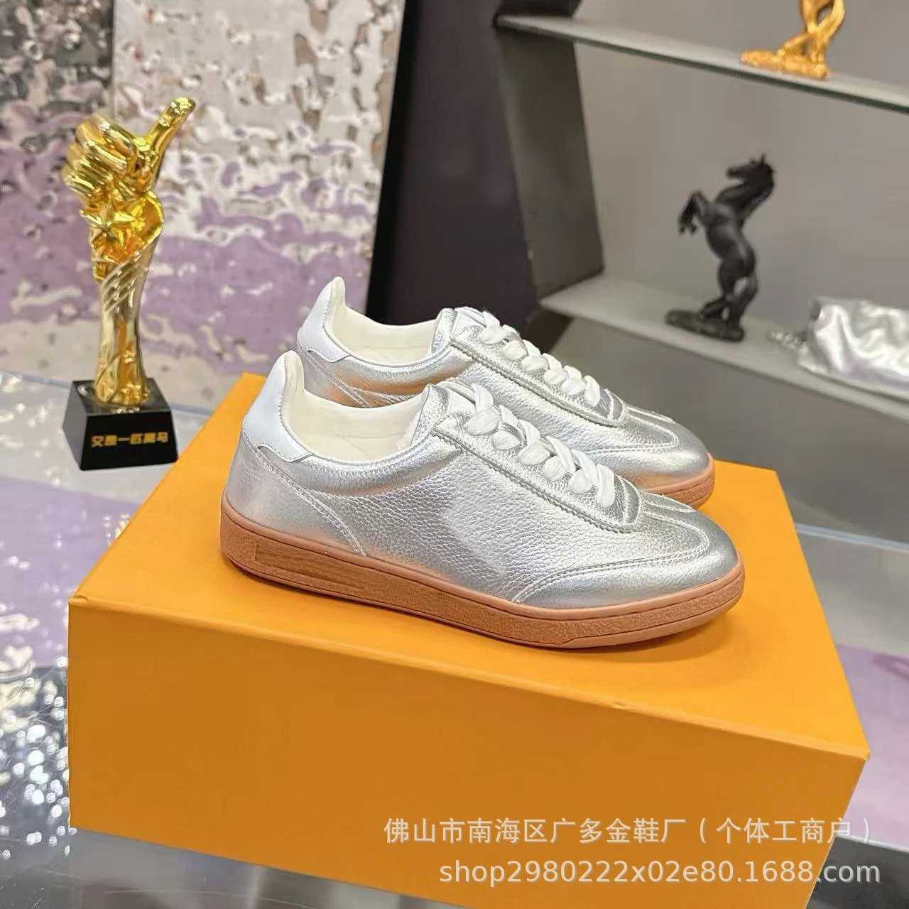 Design Metallic Silver Leather Sneakers - 5