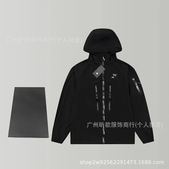 Arc'teryx Jackets Hooded lightweight zip jacket with pockets product detail image 7