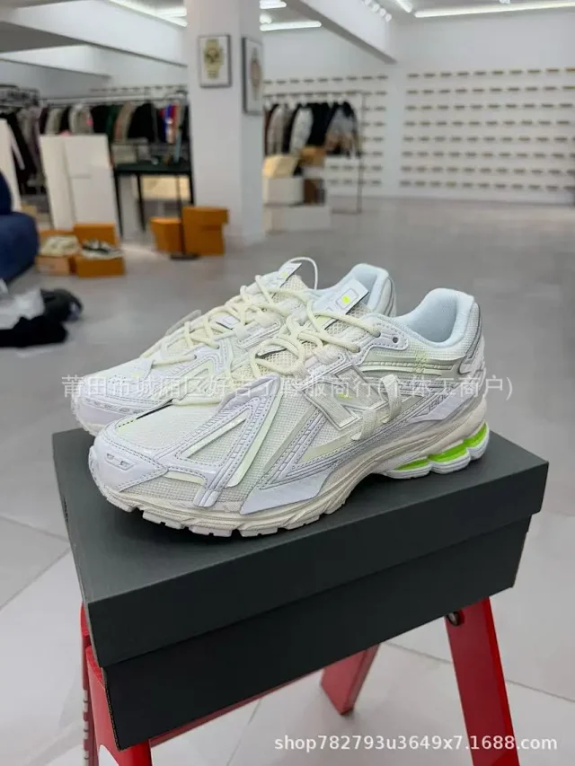 Nlock Sneakers 1906R mesh running product detail image 4