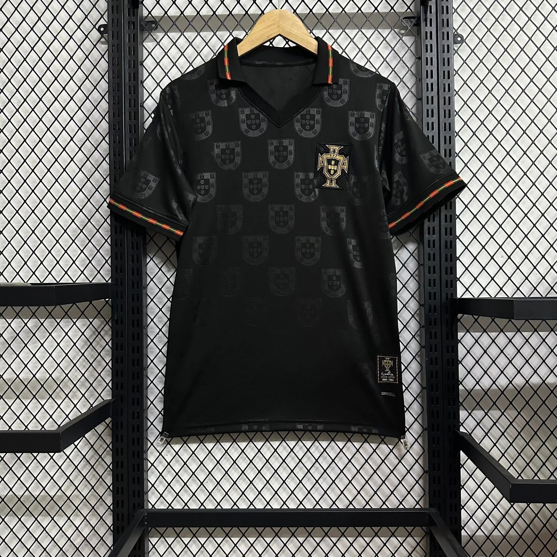 Puma Football Jerseys National Team Short-Sleeve — Fan 26-27 Portugal Black Panther home match with boot label