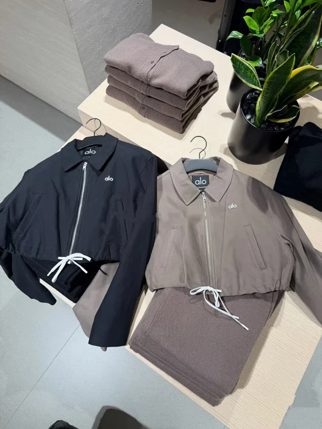 Alo Matching Sets Cropped zip-up jacket and drawstring mini skirt set product detail image 1