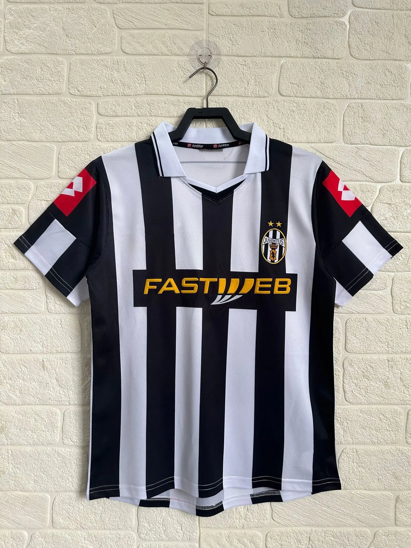 Juventus 2001-02 Home Jersey Black and White Striped Football Shirt - 1
