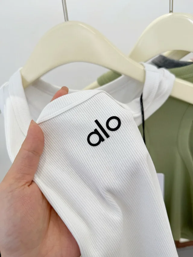 Alo Vests Ribbed Cropped Logo Tank Top product detail image 11