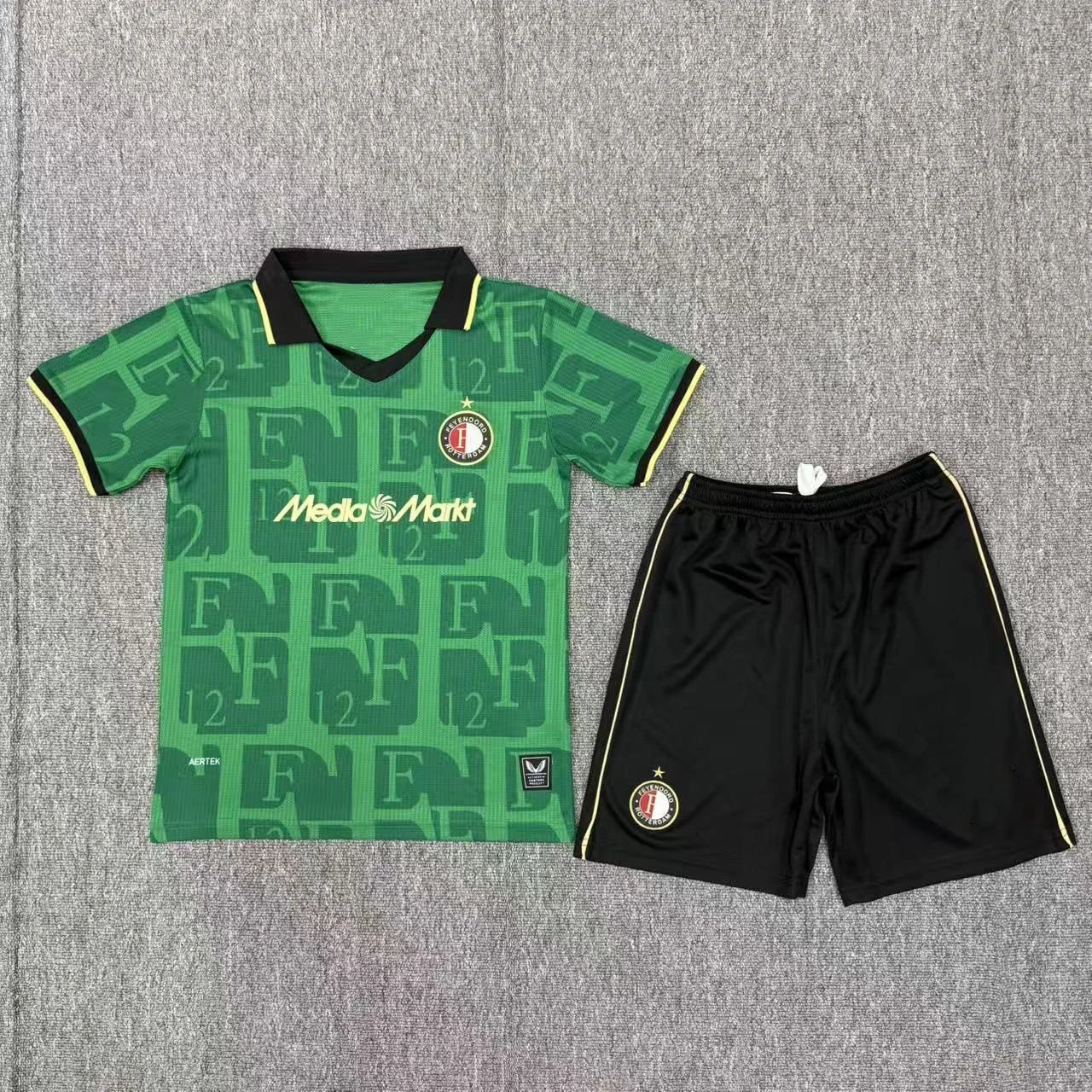 Design Newcastle United 2023-24 Third Kit Green / White Jersey and Shorts Set Sets - 30