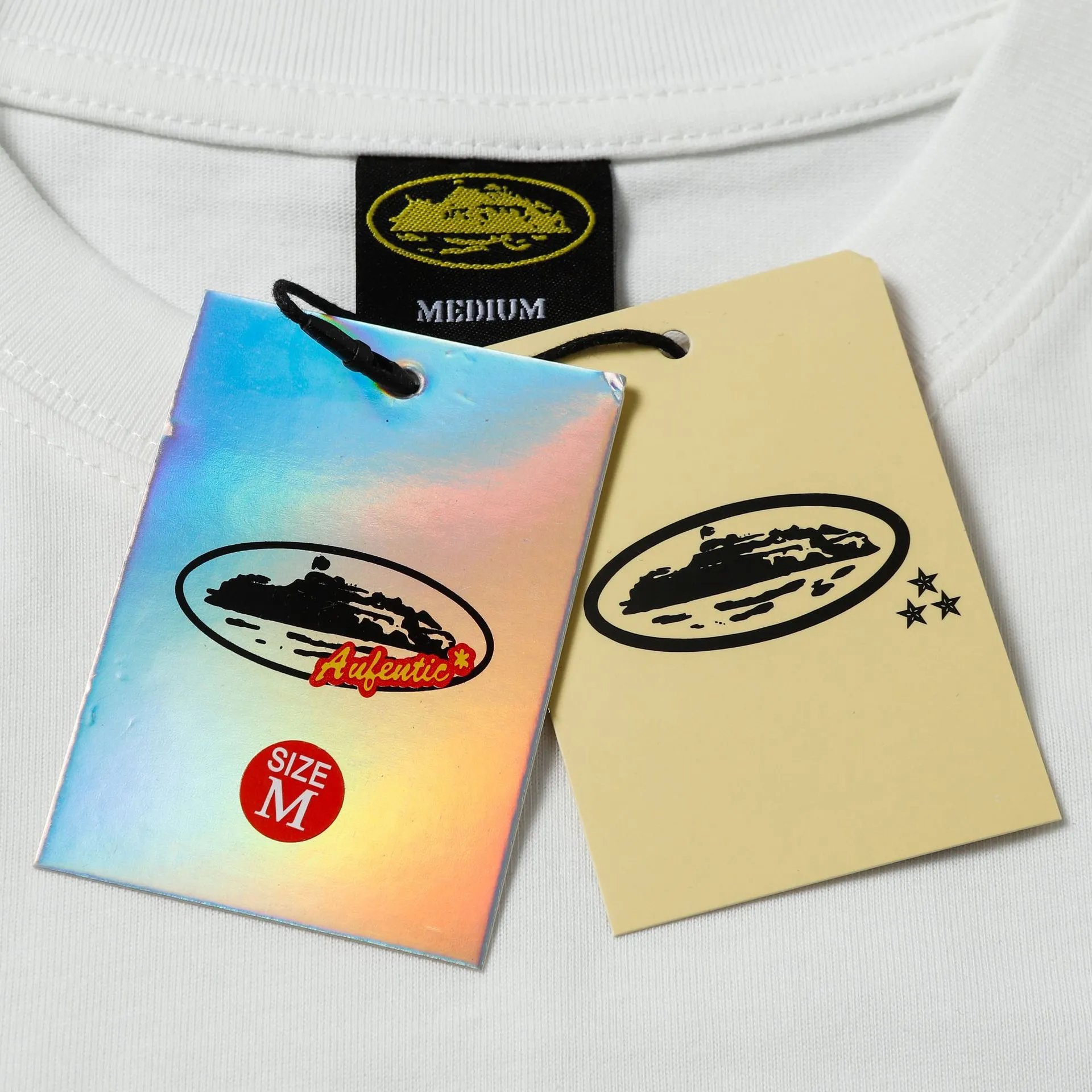 Design Flame Island Graphic T-Shirt White Tops.t Shirts - 36