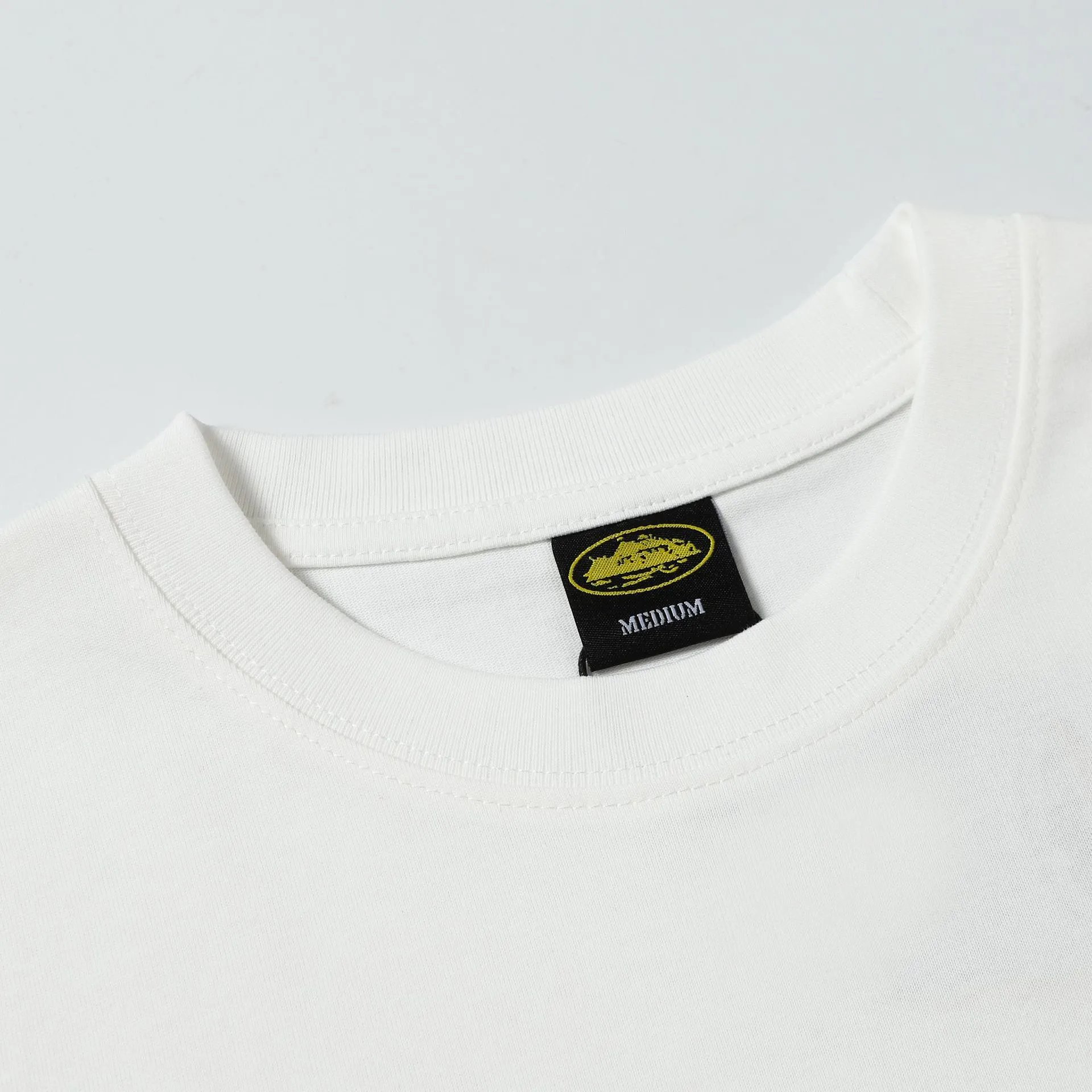 Design Flame Island Graphic T-Shirt White Tops.t Shirts - 34